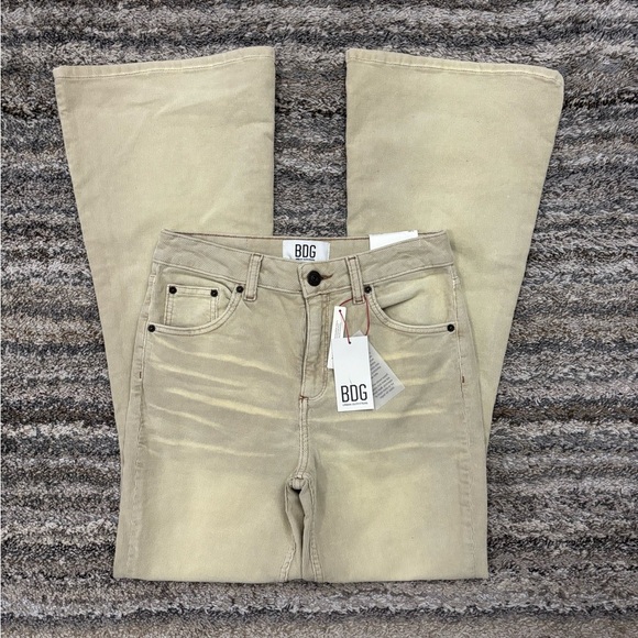 Urban Outfitters BDG Mid Rise Flare Corduroy Jeans In Crème Sz 28Wx32L NWT BDG - - Picture 1 of 14